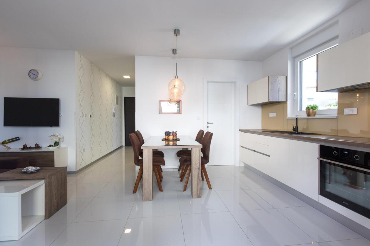 Orfeo Appartement Krk Town Buitenkant foto